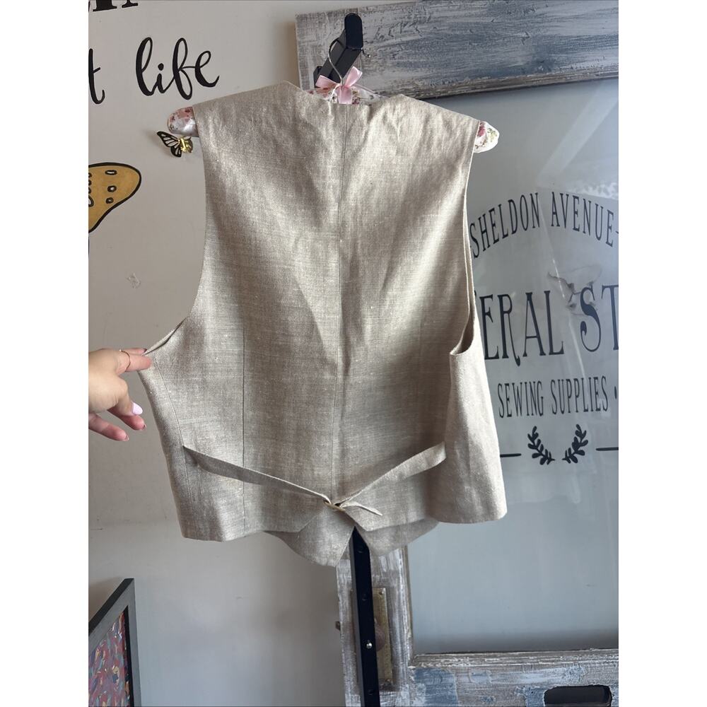 Collection Point Of View 100% Linen Vest - Picture 4 of 9
